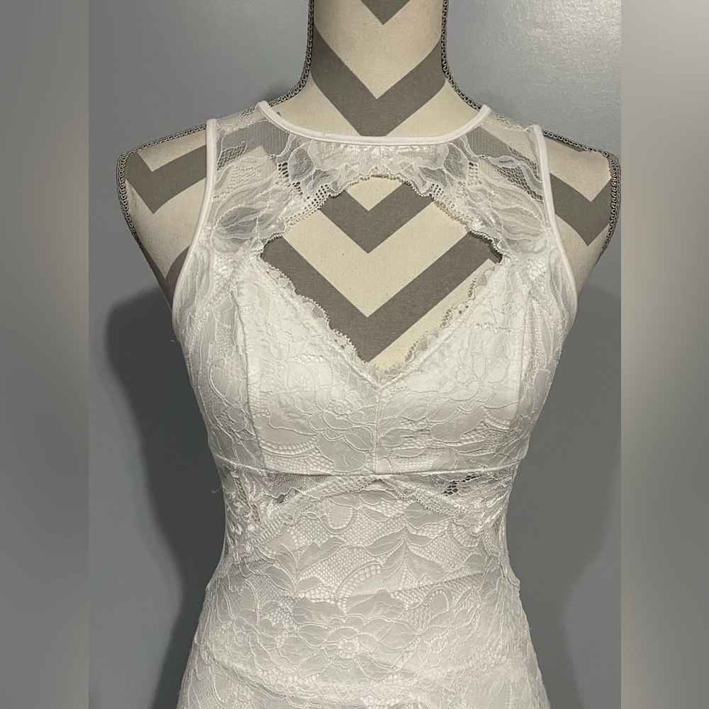 GUESS‎ LACE MINI DRESS - Picture 2 of 11